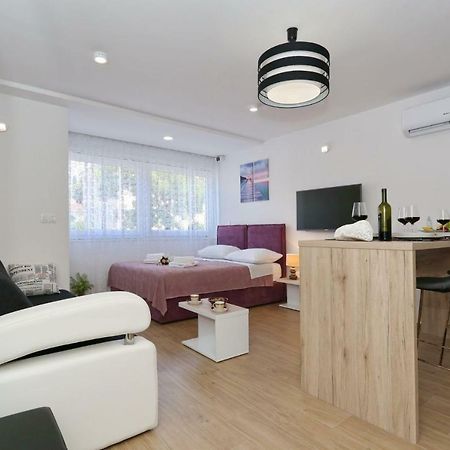 Two New Apartments By The Town Center ซาดาร์ ภายนอก รูปภาพ