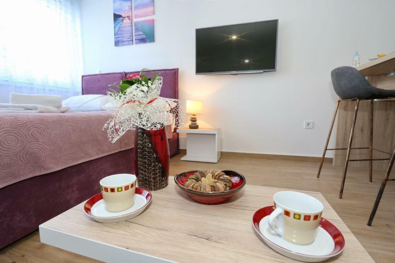 Two New Apartments By The Town Center ซาดาร์ ภายนอก รูปภาพ