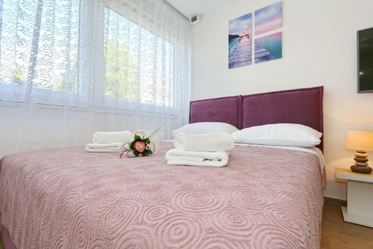 Two New Apartments By The Town Center ซาดาร์ ภายนอก รูปภาพ